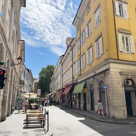 Cavana 10 Tirabora Short Rent Terst Exteriér fotografie