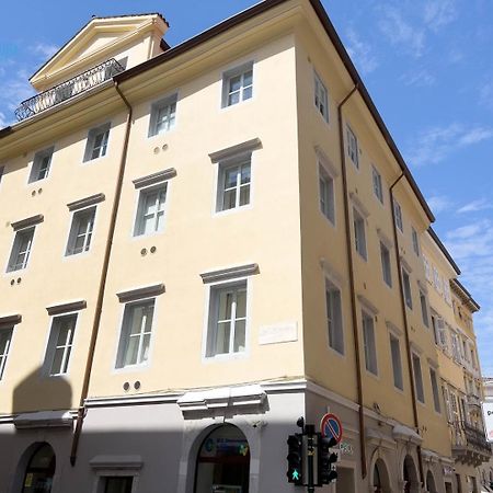 Cavana 10 Tirabora Short Rent Terst Exteriér fotografie